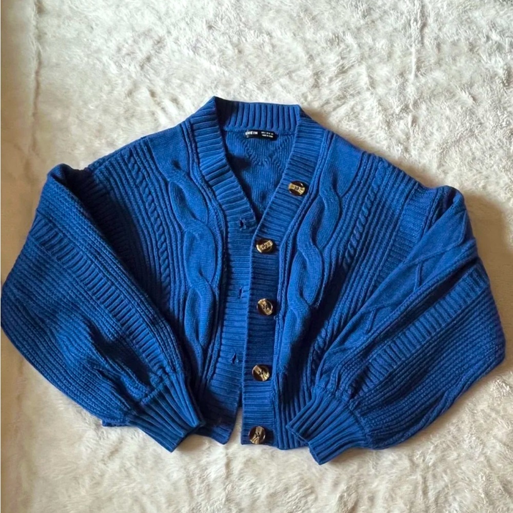Chunky Blue cable knit sweater